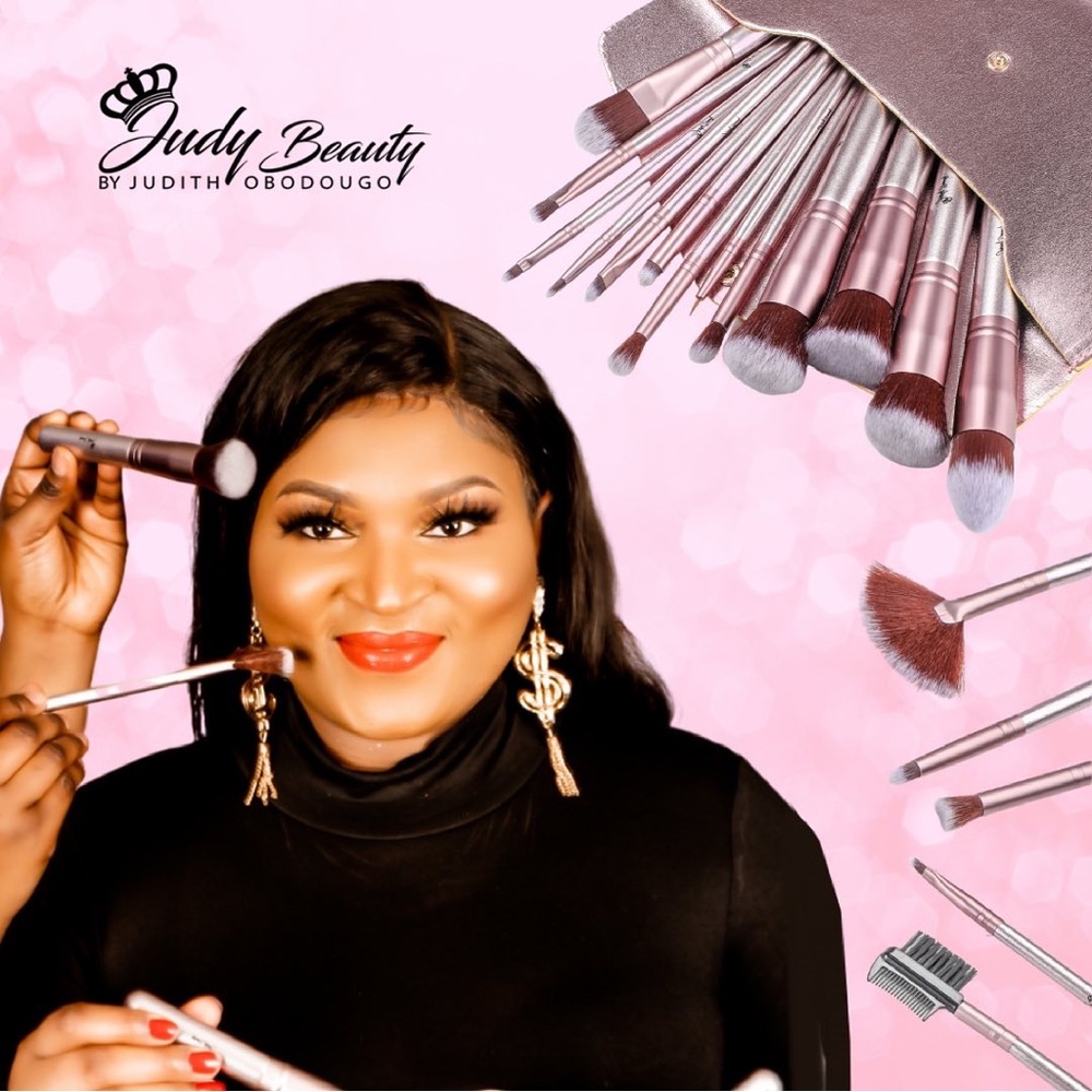 Makeup brushes